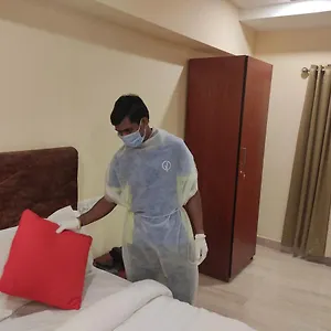  Hotel Plaza India